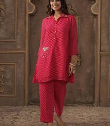 Women Ethnic Motifs Printed Shirt CollarKurta With Trousers Kurta Sets