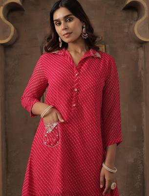 Women Ethnic Motifs Printed Shirt CollarKurta With Trousers Kurta Sets 6