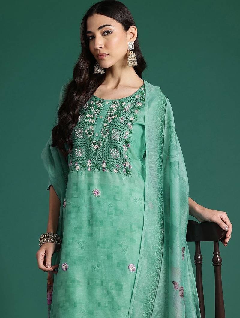 Floral Printed Thread Work Chanderi Silk Kurta with Trousers & Dupatta