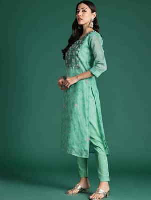 Floral Printed Thread Work Chanderi Silk Kurta with Trousers & Dupatta 6