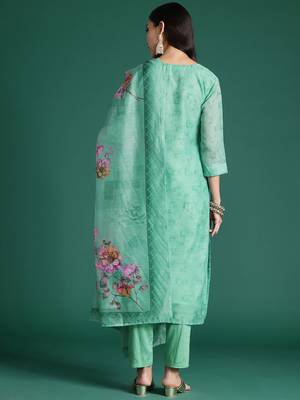 Floral Printed Thread Work Chanderi Silk Kurta with Trousers & Dupatta 7