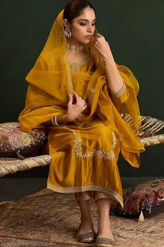 Ethnic Motifs Embroidered Sequinned Kurta With Trousers & Dupatta