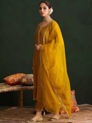 Ethnic Motifs Embroidered Sequinned Kurta With Trousers & Dupatta 6