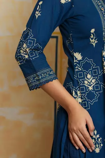 Women Ethnic Motifs Printed Empire Beads and Stones Pure Cotton Kurta with Trousers & With Dupatta