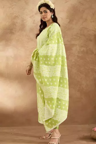 Women Woven Design Ethnic Motifs Regular Kurta with Trousers & With Dupatta