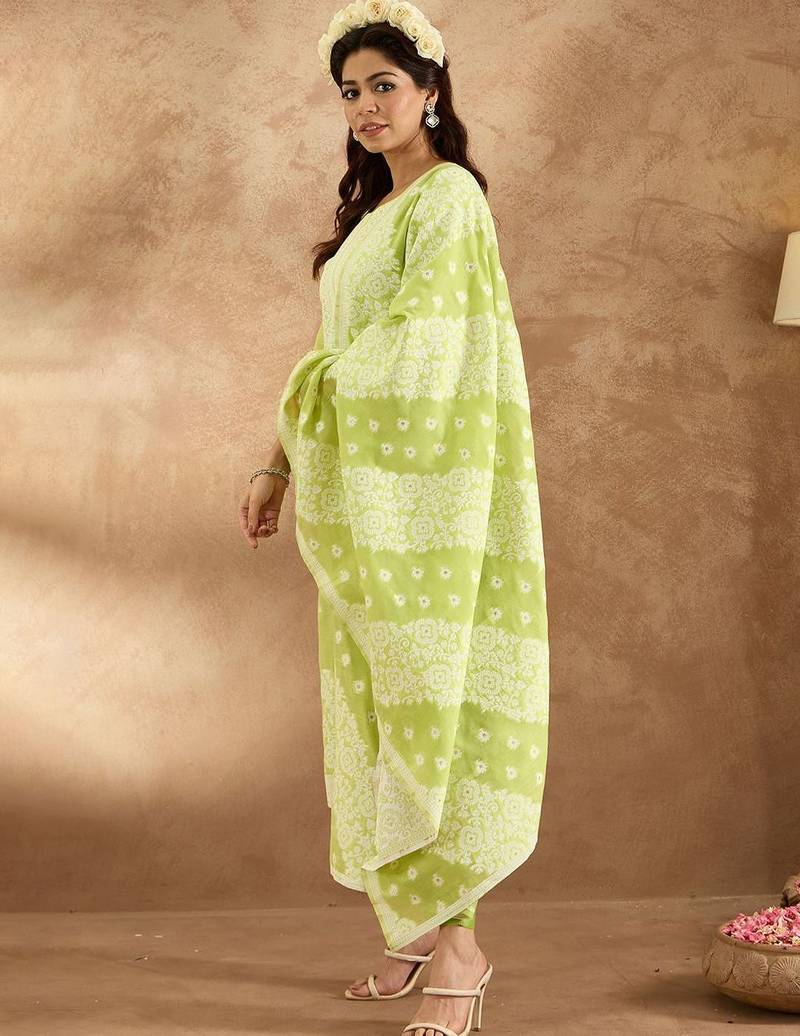 Women Woven Design Ethnic Motifs Regular Kurta with Trousers & With Dupatta