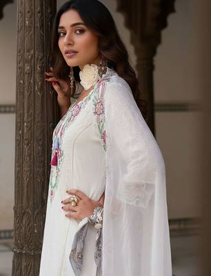 Floral Embroidered Thread Work Pure Cotton Straight Kurta With Trousers & Dupatta 3