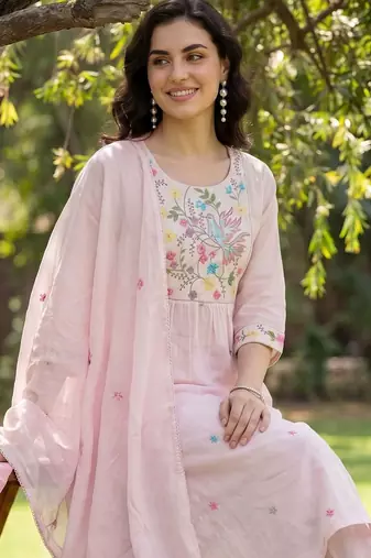 Women Floral Embroidered Regular Thread Work Pure Cotton Kurta with Trousers & With Dupatta