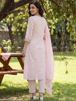 Women Floral Embroidered Regular Thread Work Pure Cotton Kurta with Trousers & With Dupatta 6