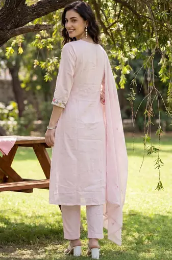 Women Floral Embroidered Regular Thread Work Pure Cotton Kurta with Trousers & With Dupatta