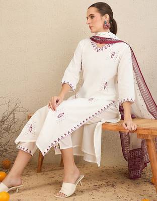 Floral Embroidered V-Neck Pure Cotton Straight Kurta With Trousers & Dupatta 1