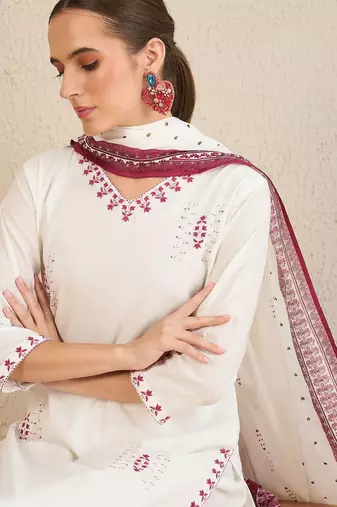 Floral Embroidered V-Neck Pure Cotton Straight Kurta With Trousers & Dupatta