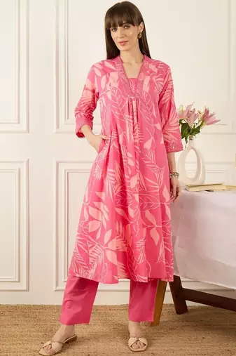 Floral Printed V-Neck Pleated Pure Cotton A-Line Kurta With Trousers & Dupatta