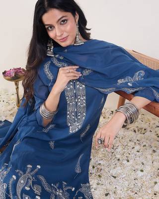 Ethnic Motifs Embroidered Thread Work Pure Cotton Kurta With Trousers & Dupatta 2