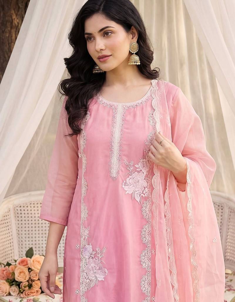 Women Floral Embroidered Regular Thread Work Kurta with Trousers & With Dupatta
