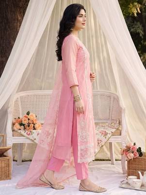 Women Floral Embroidered Regular Thread Work Kurta with Trousers & With Dupatta 3