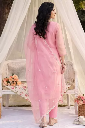 Women Floral Embroidered Regular Thread Work Kurta with Trousers & With Dupatta