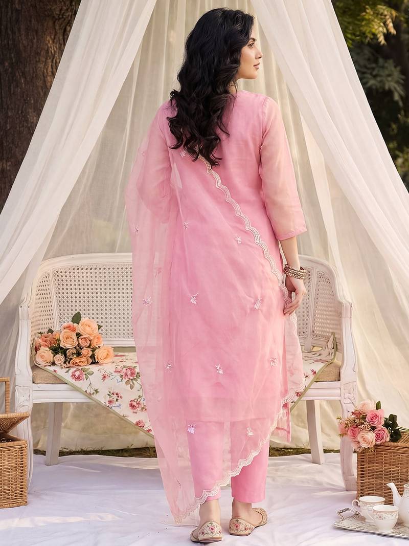 Women Floral Embroidered Regular Thread Work Kurta with Trousers & With Dupatta