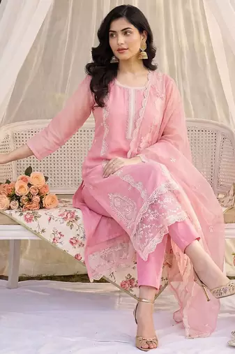 Women Floral Embroidered Regular Thread Work Kurta with Trousers & With Dupatta