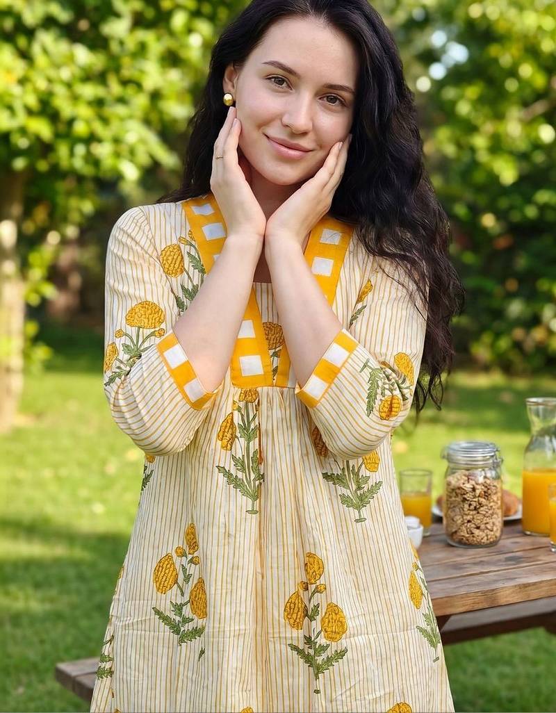 Women Floral Printed Regular Pure Cotton Kurta with Trousers