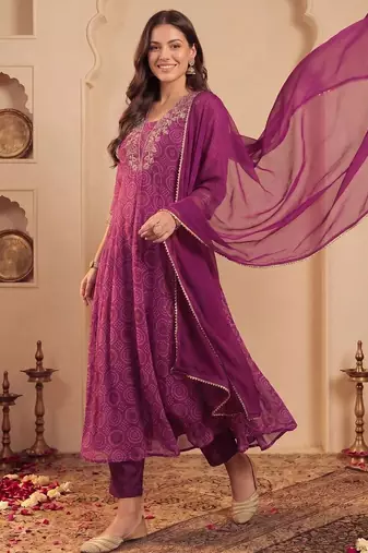 Women Floral Embroidered Regular Sequinned Kurta with Trousers & With Dupatta
