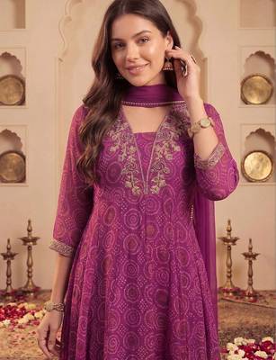 Women Floral Embroidered Regular Sequinned Kurta with Trousers & With Dupatta 2