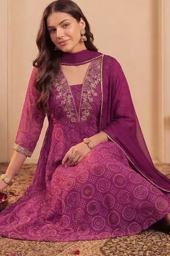 Women Floral Embroidered Regular Sequinned Kurta with Trousers & With Dupatta