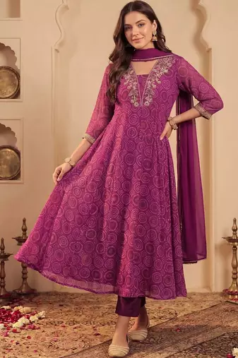 Women Floral Embroidered Regular Sequinned Kurta with Trousers & With Dupatta