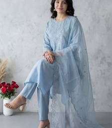 Women Ethnic Motifs Embroidered Regular Thread Work Kurta with Trousers & With Dupatta