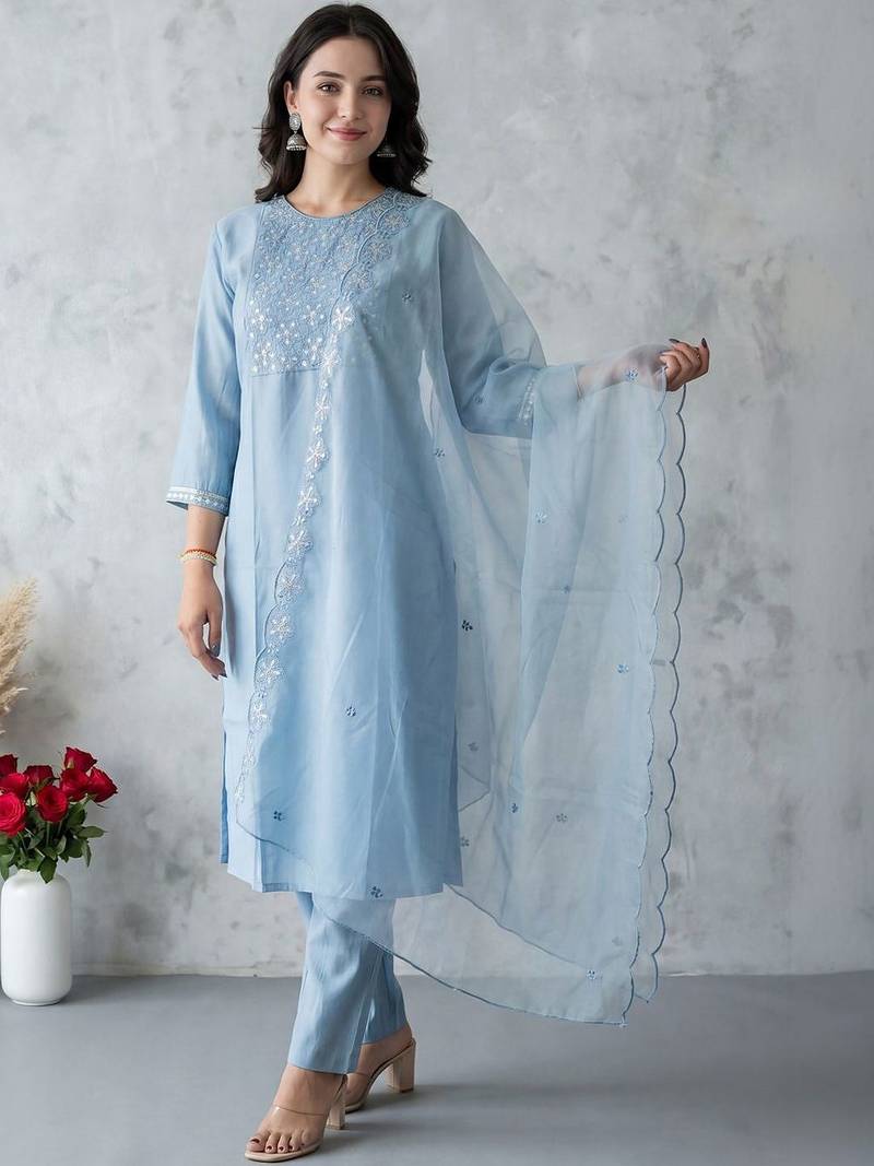 Women Ethnic Motifs Embroidered Regular Thread Work Kurta with Trousers & With Dupatta