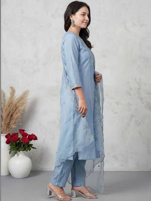 Women Ethnic Motifs Embroidered Regular Thread Work Kurta with Trousers & With Dupatta 6