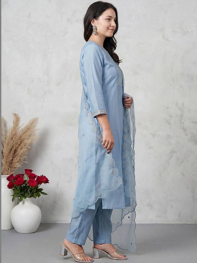 Women Ethnic Motifs Embroidered Regular Thread Work Kurta with Trousers & With Dupatta