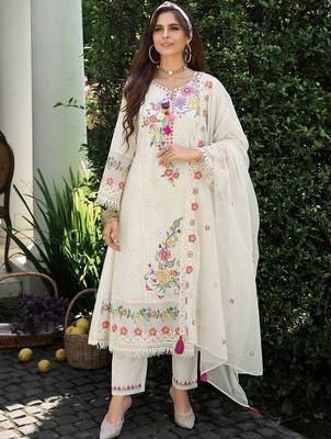Women Floral Embroidered Thread Work Pure Cotton Kurta with Trousers & Dupatta 1