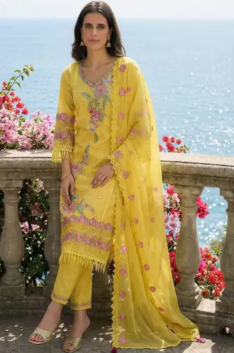 Women Floral Embroidered Regular Thread Work Pure Cotton Kurta with Trousers & With Dupatta