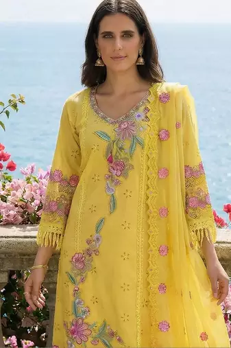 Women Floral Embroidered Regular Thread Work Pure Cotton Kurta with Trousers & With Dupatta