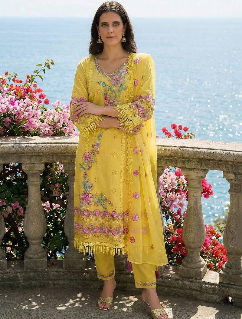 Women Floral Embroidered Regular Thread Work Pure Cotton Kurta with Trousers & With Dupatta