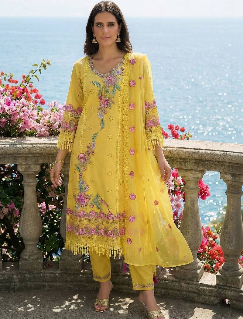 Women Floral Embroidered Regular Thread Work Pure Cotton Kurta with Trousers & With Dupatta
