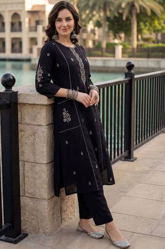 Women Ethnic Motifs Embroidered Regular Thread Work  Cotton Kurta with Trousers