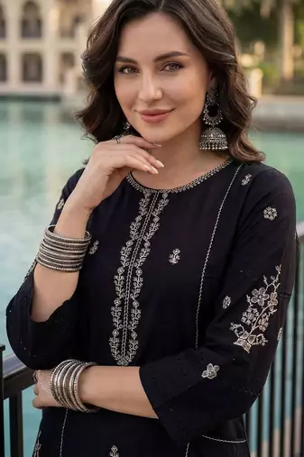 Women Ethnic Motifs Embroidered Regular Thread Work Pure Cotton Kurta with Trousers
