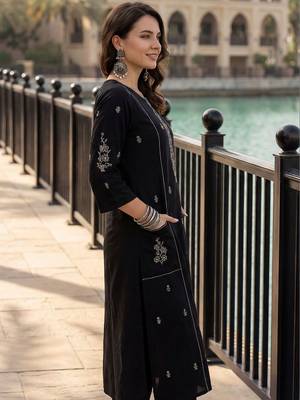 Women Ethnic Motifs Embroidered Regular Thread Work Pure Cotton Kurta with Trousers 3