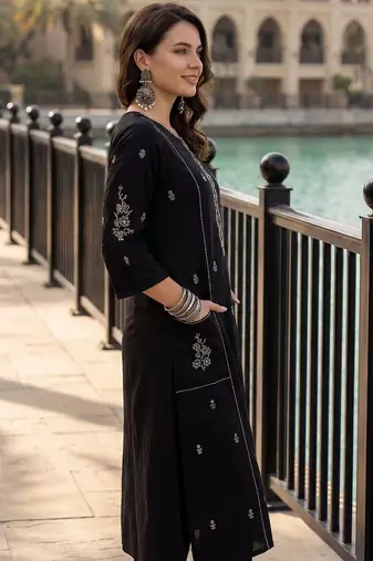 Women Ethnic Motifs Embroidered Regular Thread Work Pure Cotton Kurta with Trousers