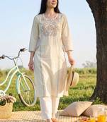 Women Floral Embroidered Regular Thread Work Pure Cotton Kurta with Trousers