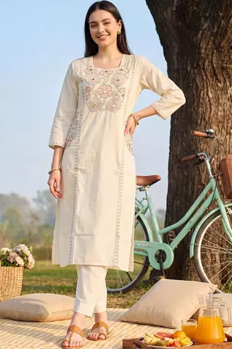 Women Floral Embroidered Regular Thread Work Pure Cotton Kurta with Trousers