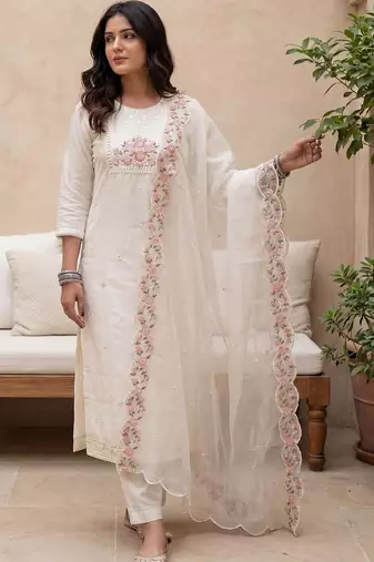 Women Floral Embroidered Regular Thread Work Kurta with Trousers & With Dupatta