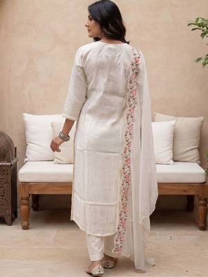 Women Floral Embroidered Regular Thread Work Kurta with Trousers & With Dupatta 4
