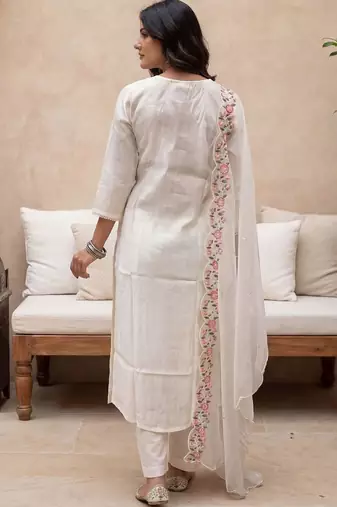 Women Floral Embroidered Regular Thread Work Kurta with Trousers & With Dupatta