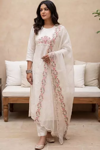 Women Floral Embroidered Regular Thread Work Kurta with Trousers & With Dupatta
