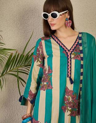 Women Floral Printed Pure Cotton V-Neck Kurta with Trousers & With Dupatta 3