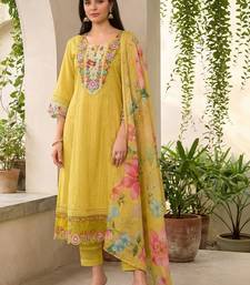 Women Floral Embroidered Regular Thread Work Pure Cotton Kurta with Trousers & With Dupatta
