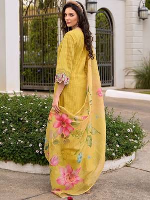 Women Floral Embroidered Regular Thread Work Pure Cotton Kurta with Trousers & With Dupatta 5